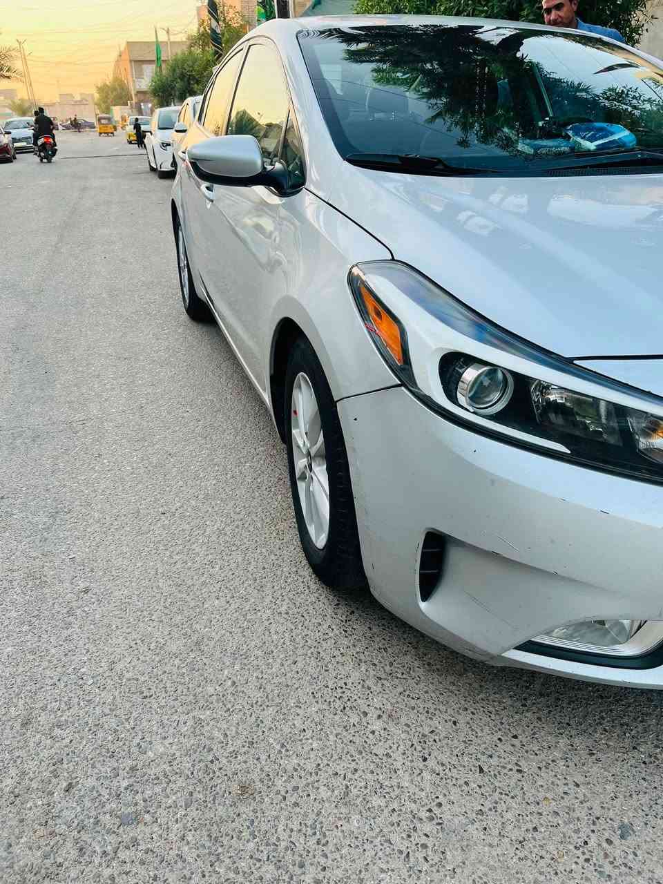 سلام عليكم
كيا فورتي لبييع 
موديل 2017
وارد امريكي 
السياره حادثها بامريكا بس الدعاميه الاماميه فقط 
بدون ايرباك 
بدون لغود ولا شواصي 
السياره خير من الله تخم تاير 
صدر جديد خير من الله 
قبل ٤أيام سويتلها ادامه كامله 
شاشه جبيره 
تبريدها ثلج ماشاءالله 
السياره باسمي تحويل ثاني يوم 
المكان /بغداد /شعله 
السعر /125 وبيها مجال 
الرقم ***********
