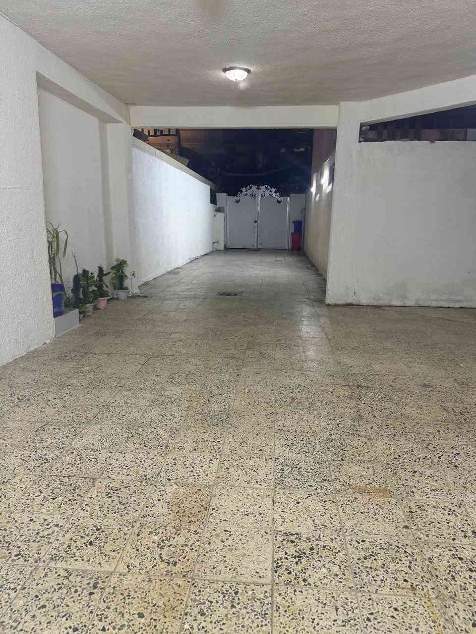 سلام عليكم ورحمة
دار للبيع بالحبيبيه تفاصيله بالصوره مكتوب
سعر ٤٥٠ نهائي.
***********
