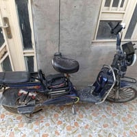 دراجة شحن للبيع بطاريات جديدات و بس مبدل عقل و شاحنتة ويا سلة هذا رقمي...