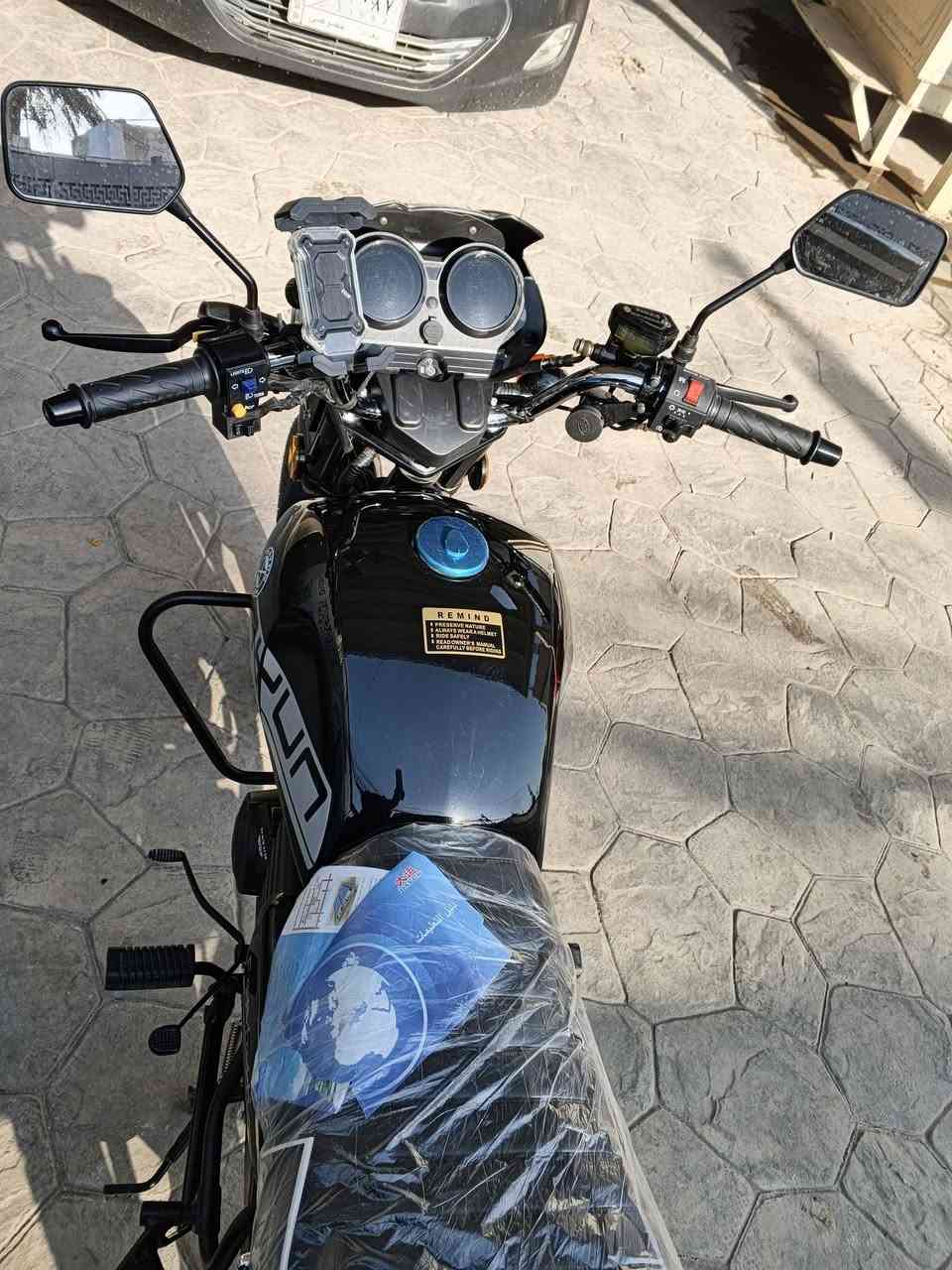 السلام عليكم دراجه دايوان 2025 الدراجه جديده توني محول قبل يومين البيع بسبب الضروف ماشيه 292 يعني زيرو بعدها رقم سليمانيه باسمي تحويل ثاني يوم السعر (2450) لاستفسار (***********)
