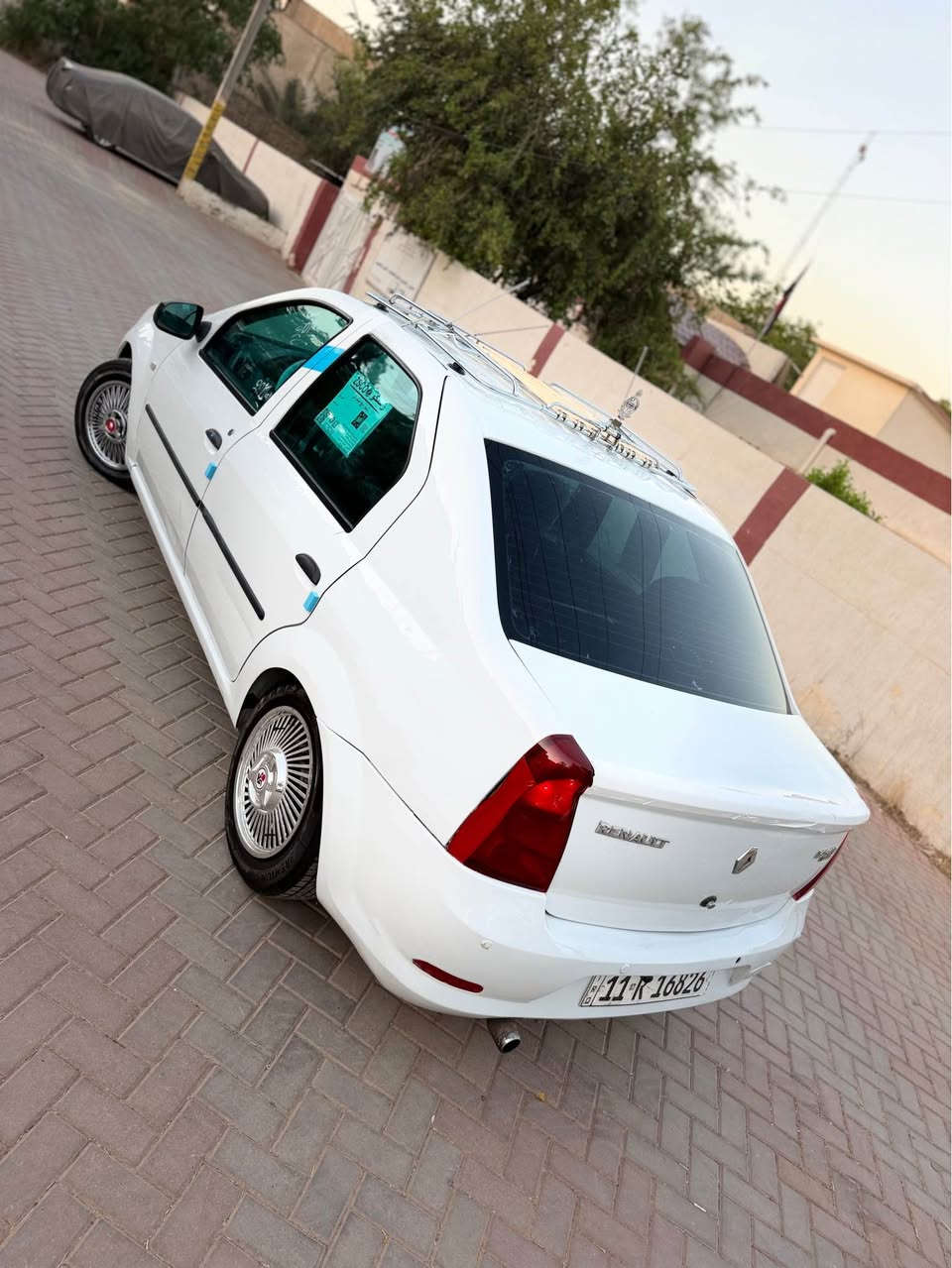السلام عليكم 
رينو 2011 اوتماتيك بلادي مكينه فرنسي واصل باور💯
الرقم الجديد شرط التحويل 
كير ومكينه خير من الله 
تبريد ثلج 
صدر امامي خلفي جديد 
كهربائيات كلها شغاله
شاشه + كامره + كامره اماميه 
عليها نانو سيراميك وبولش طبقه حمايه 
تخم تاير جديد 
 بيها ٣ قطع صبغ فقط 
السياره جديده بمعنه الكلام ومصروف عليها واي نقص مابيها جاهزه من كلشي وبل عافيه عل ياخذها
مكاني بغداد حي العامل 
السعر ٥٤ وبيها مجال بسيط 
 ‭٠٧٧٧ ٦٧١ ٤٠٧١‬ بغداد, العراق
