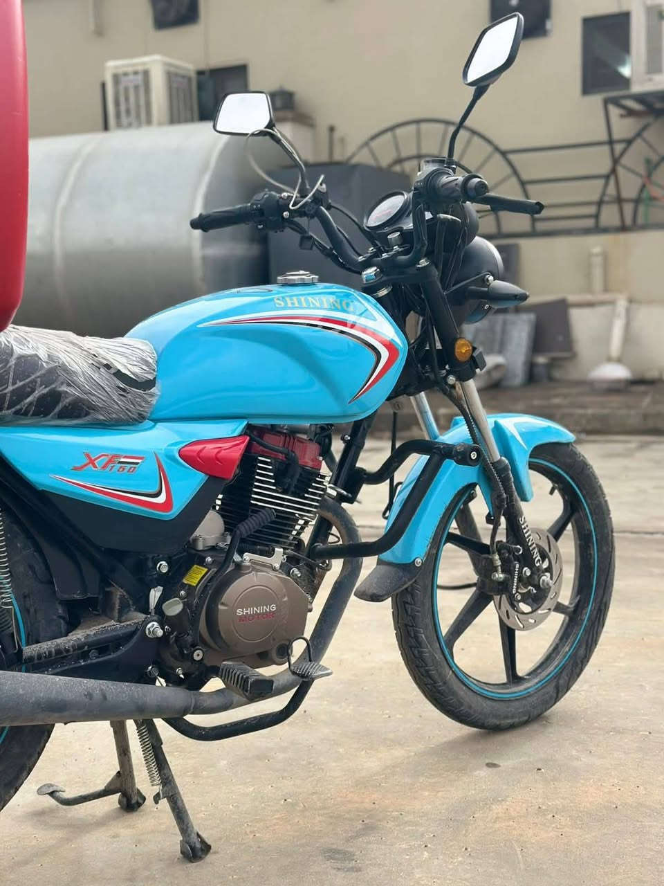 🔴شاينك لوان ازرك 🔴
دراجه للبيع 📍

✔️دراجه شاينك لوان ازرك 
✔️ مرقمه رقم نينوى لوحات انكليزي
✔️ثاني يوم احوال محرك 150
بعد الماطور بأسم الشركه
ماشي 5000
✔️كفاله عامه من كير مكينه شاصي 
✔️دراجه نضيف كامله مكمله
✔️ دهن ابداله امزويل 1/1 دراجه 
✔️موديل 2023
✔️كهربائيات كلها شغاله فول الفول
✔️مابيه اي نقص
✔️ماطور جاهزه
✔️السعر مليون 950
وبي مجال شي بسيط 

***********
