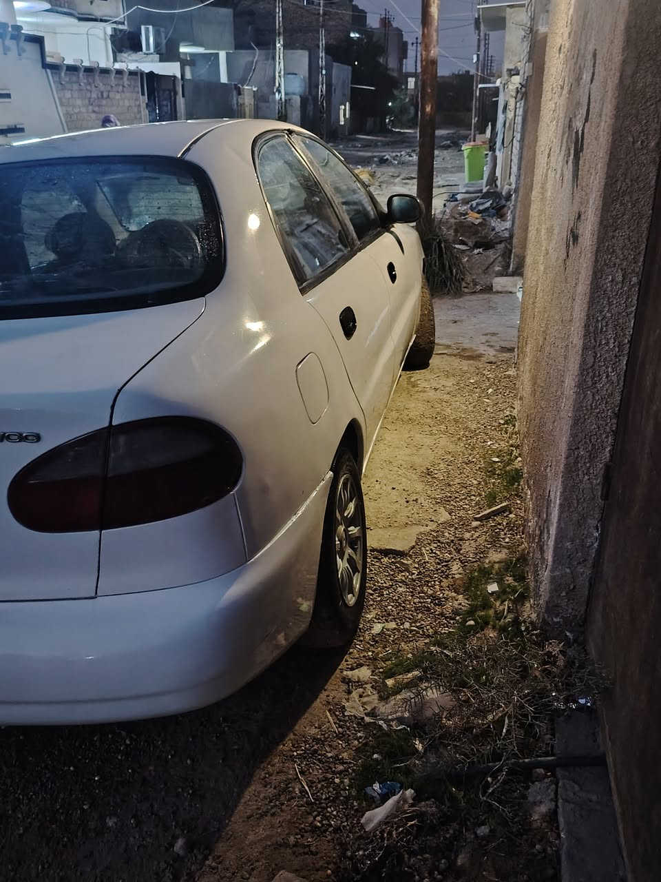 السلام عليكم من رخصه الأدمن دايو لانوس رقم بغداد الدولي هزه جديده وسنويه لحد نهاية 2030 بأسمي 
كير مكينه حدادة جدد كهربائيات كلهه شغاله تخم تاير باتري جديد تبريد شغال بس نقصه كمبريسر السعر 35 بيهه مجال حك الجيه مكان السيارة بغداد تاجي للاتصال  ***********
