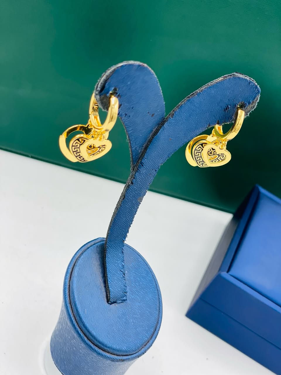 تراجي حلق
اختاري لمستك الخاصة مع أجمل موديلات التراجي 💛
أناقة ناعمة أو فخامة ملفتة… كلها متوفرة 👌
💎 موديلات ترند:
• حلق ناعم يومي ✨
• حلق دائري (هوب) 🔥
• حلق بزركون لامع 💎
• حلق طويل للسهرات 👑
• حلق أشكال ناعمة (قلب / نجمة) 💫
✔️ خفيفة ومريحة باللبس
✔️ تناسب كل الإطلالات
✔️ ترند وبأسعار حلوة
📩 للحجز راسل الصفحة
🚚 توصيل لكل المحافظات
#تراجي #حلق #اكسسوارات #ترند #اكسبلورexplore


**إذا كنت صاحب هذا الإعلان وتريد حذفه لأي سبب، رجاءا أرسل رسالة إلى الدعم الفني**