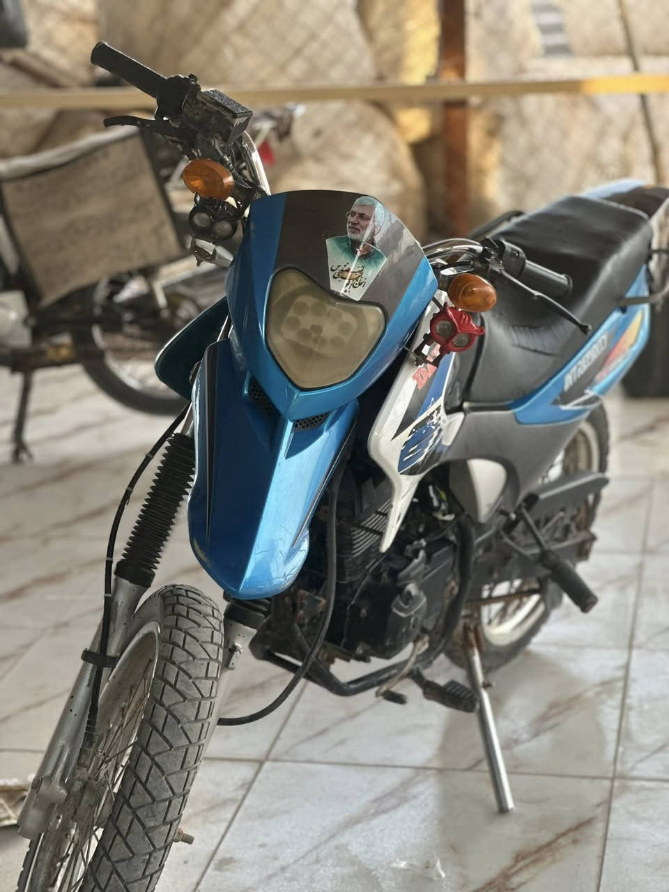 قفاز صيني فلاحي  للبيع اوراق موديل  2019للستفسار خاص *********** المكان كوت
