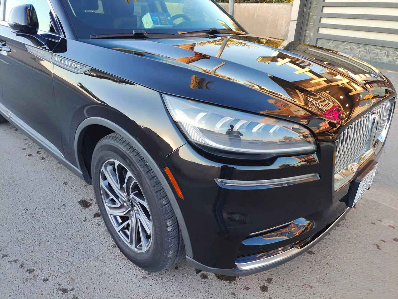 السلام عليكم لينكولن افياتور    ( طيارة  )
Lincoln Aviator 2022 
          حجم المكينة : 3500 تون تيربو
المسافه المقطوعة : 70 الف ميل 
      سيارة جديدة  وعزل صوتي مثالي  رقم بغداد الدولي 
         

#مواصفاتها 
1.شاشة
2.كاميرا 
3. مساج 
4.ويل كب
5.كشنات جلد اسود
6.كشن طيارة
7.كشنات كهرباء 
8.رادار امامي
9.رادارات جانبية
10.هند بريك بصمة
11.كامرات 360
12.كير دكم 
13.يدات الأبواب بصمة
14.صندوق كهرباء
15.لايتات زنون +لد
16.كشافات لد
17.حساسات خلفي امامي
18. هيترات بالكشنات
19. 7 راكب qiv
20.بصمة
21. 3 قطع تبريد
22.مري شفط
23. تشغيل عن بعد
24. ترحيب عن الاقتراب
فول مواصفات 1/1 جاهزة. 
حادث بسيط خلفي 
بيه هواي تفاصيل بعد للتواصل والاستفسار اتصل بنا 
   ***********  واتساب
