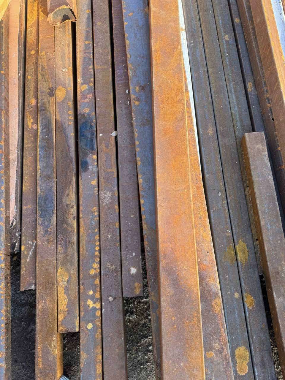 متاح حديد ثقيل للبيع مكاني السبعة كيلو العدد سبعين روطة الاتصال ***********
