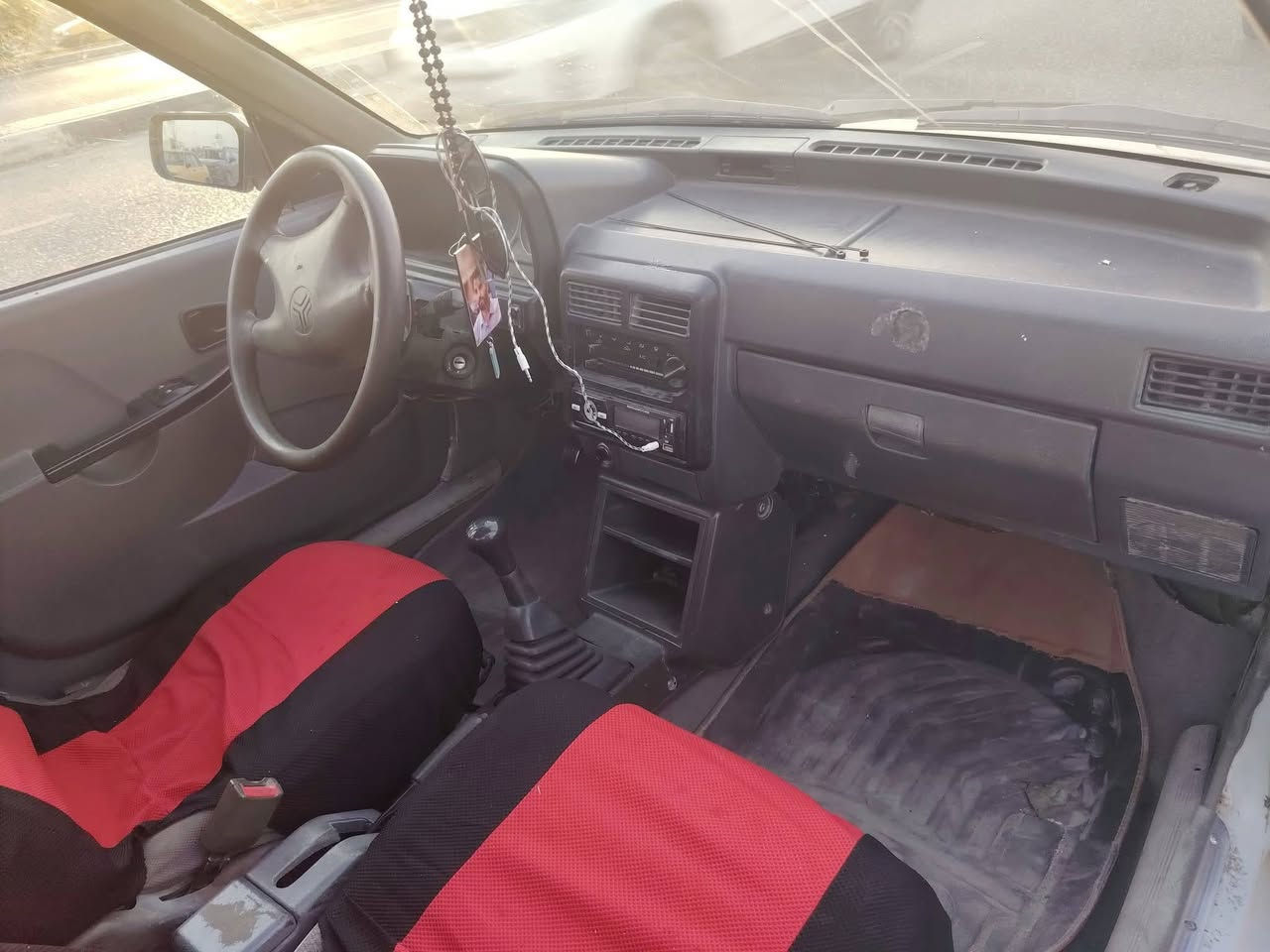 سلام عليكم اخوان موديل ١٠ سنويه لل٢٧ رقم انكليزي تحويل مباشر شواصي معمره تعمير درجه اوله بليت ٥ ملم عراقي مصبوغه حزام بدون ضربه باتري وبور وحداديه وميزانيه كير مكفول ومكينه بس بتشغيلت الصبح ادخن ٥ دقايق وتكطع السعر ٢٥ وبيها مجال للشراي رقمي ***********
