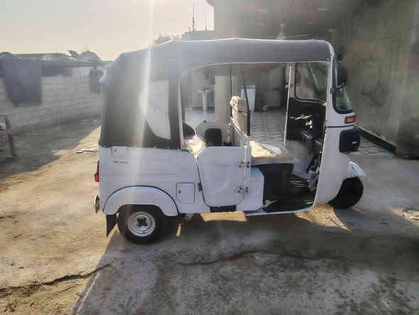 سلام عليكم تكتك البيع مديل ٢٢ شهر ثاني رقم واسط مكفوله بيهه بس بارد قليل فقط سعر 7200وبيهه مجال مكاني نعمانيه شري ينتصل ***********
