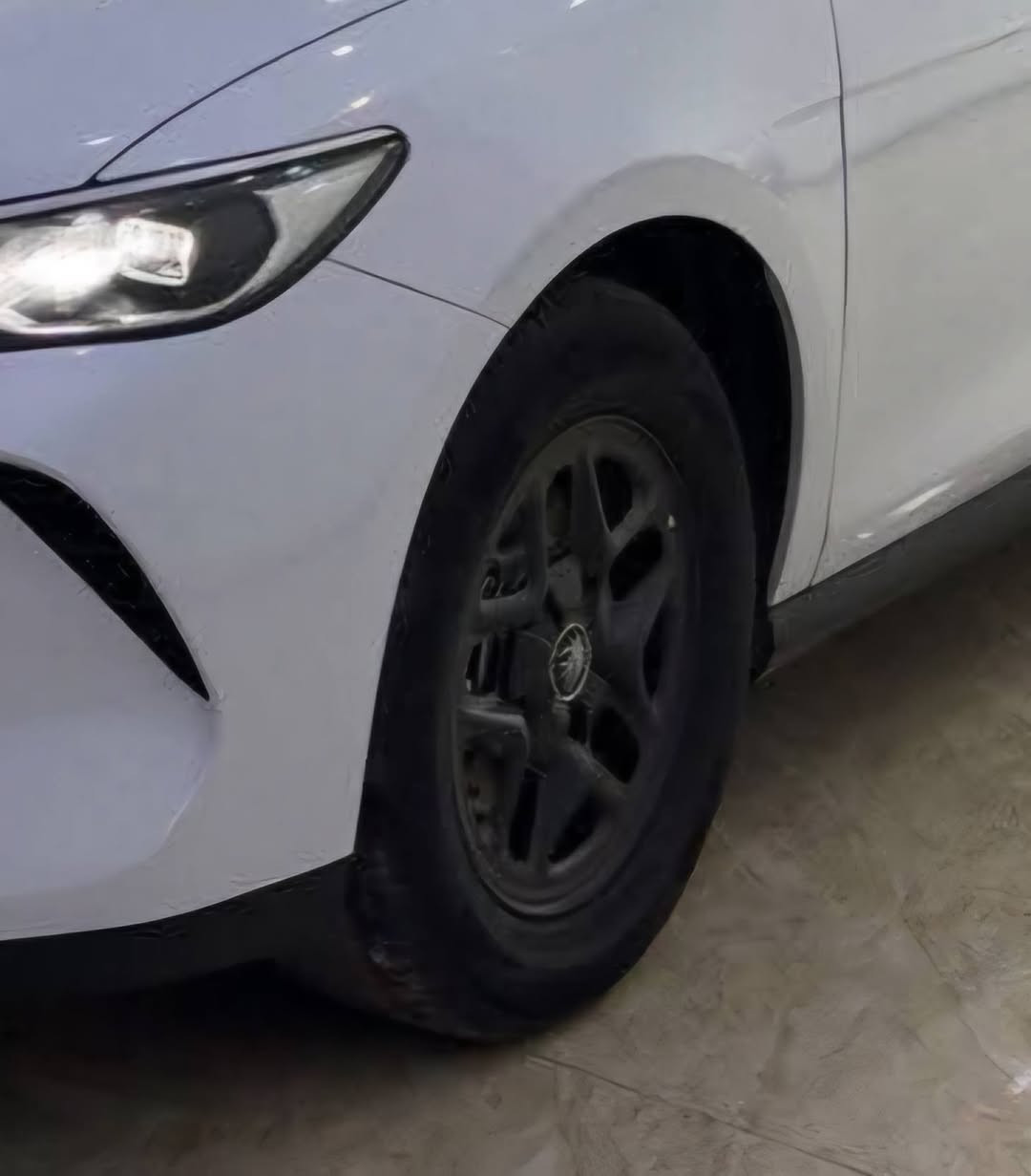 ***********
تخم وياله وكباتهن وستداتهن بدون تايرات للبيع مكاني بغداد الحريه السعر ٢٠٠ التك ب ٥٠ الف بس شدله تاير وخللي سبير
