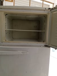 ثلاجة ارجلك للبيع شرط الشغل 07703635136