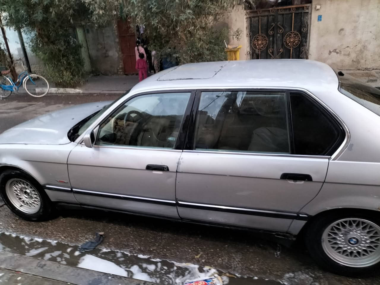 السلام عليكم بي ام 740 مستعجل على بيعته سنويته 2027 تنتهي السياره ناقصه صبقه ودعاميات قرفته زيرو بس بالتصوير مواضحه حداديته نص عمر ***********
