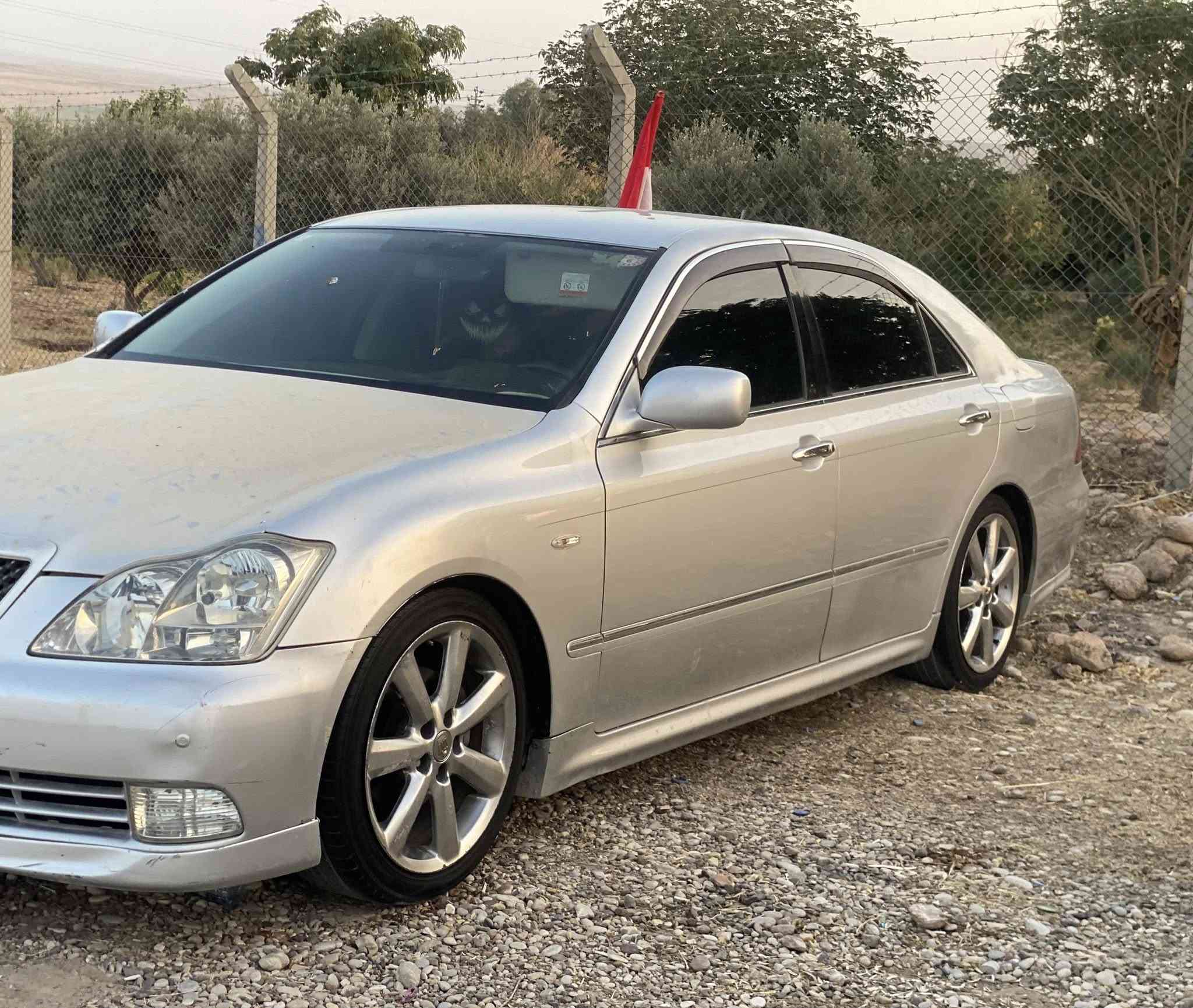 سڵاوی خواتان لێبێت♥️
شاهانە ٢٠٠٥
(بڕاوە)
١٨٠ گێڕ و مەكینە بچووك
كامێرا و حاسە
ساج سوور
تەبرید سارد و گەرم  
لایت ناوچەی كوێر
ویل دنگە 
بێ چاڵ و شوخت 
گێڕ و مەكینە لۆك
هایدرۆلیگ گێڕ و ڕۆنی مەكینەشم گۆڕیوە
بێ تەقە و ڕەقە 
دەبڵ و لەوی سپۆڕت سوور
لە كەلارم
سعری ٤٨ و معمەلەیەكی كەم 
جوابی نامە نادەمەوە ڕەحمەتت لێبێت موشتەری نیت سەری خۆت و منیش مەیەشێنە لەگەڵ ڕێز و حورمەتما
***********
