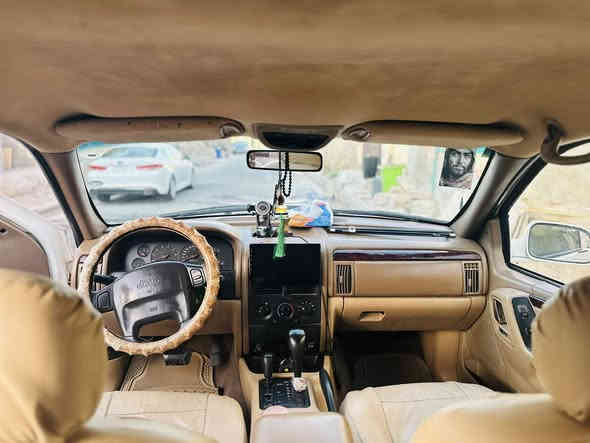 سلام عيكم جيب شيروكي 2000بلاديه عله وضع الشركه رقم انكليزي دهوك راعيه بناصريه حاب تفاصيل اكثر راسلني واتساب ***********//***********مكان السياره ذي قار قضاء البطحاء سعره 85وبيه مجال خابرني وبيك خير  وتدلل وللعلم تبريده جديد توني مسويه بلصيف لايت زنون شاشه كامره دواره 360. مكينه وكير بلادي
