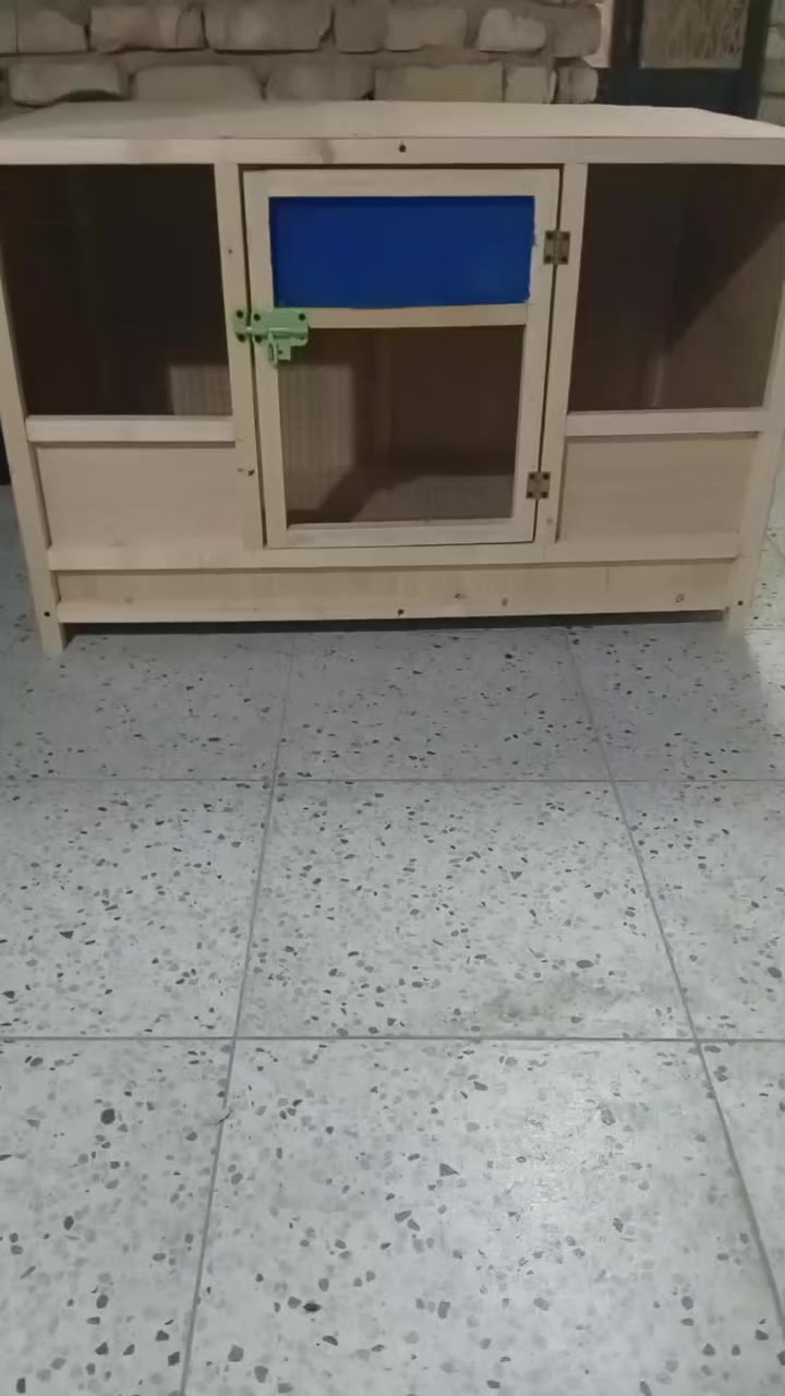 سلام عليكم شباب هاي خانه مال افراخ  دجاج عرض 1م ارتفاع 65ويه الرجلين نزال 60 السعر 35 متواجدخاص اواتصل
***********
***********0واتساب
