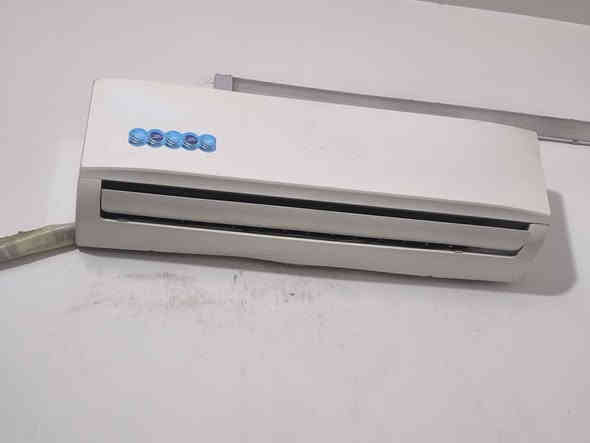 غراض للبيع المكان بغداد الاعظميه  شارع عمر 
السبلت طن ونص ب200 

الثلاجة ب120 

المكينة ممستعمله نظيفه ب140 

ميز بلازما 40 

نظيفات وشغاله كلهم للتواصل ***********
