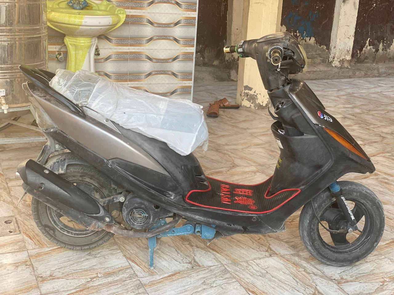 سلام عليكم دراجه ماكس عدله لبيع نضيفه كلش مابيها اي نقص صارله عندي ٥اشهر كفرات بلاديه بوشه49 السعر ٤٥٠ وبيها مجال قليل ليريدها يراسني خاص صارنصه أف أأم


**إذا كنت صاحب هذا الإعلان وتريد حذفه لأي سبب، رجاءا أرسل رسالة إلى الدعم الفني**