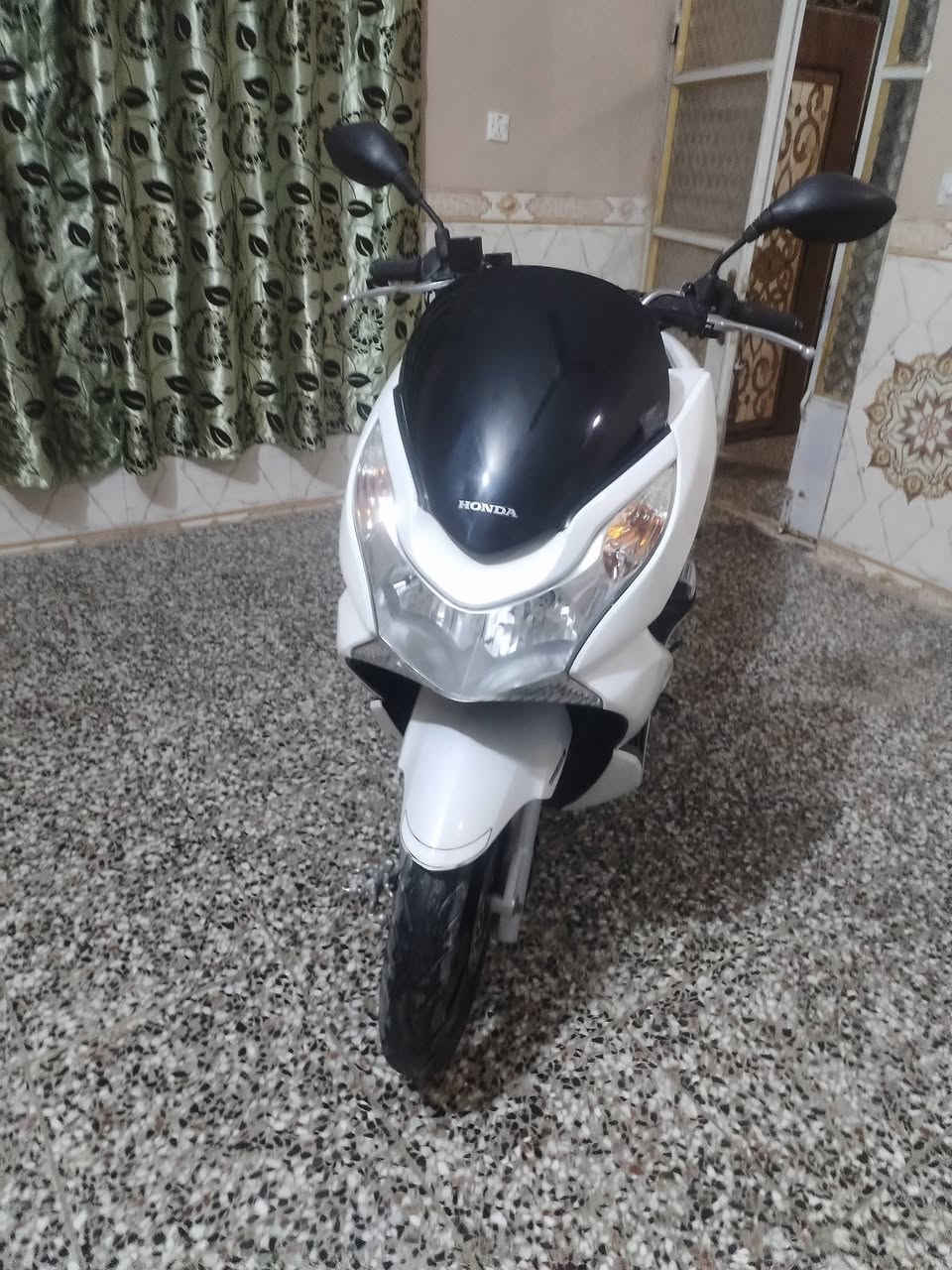 السلام عليكم بي سي اكس الجيل الاول ياباني العنوان بغداد مدينة الصدر ***********
