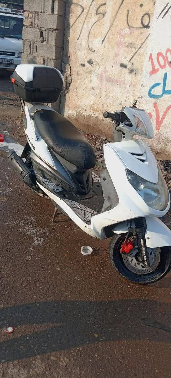 سكنس فحل للبيع لون ابيض مع صندوق 

نضافة 100بل 100  مثل ما شوف كدامك 

السعر750

عنواني بغداد 

الرقم +وتساب ***********
