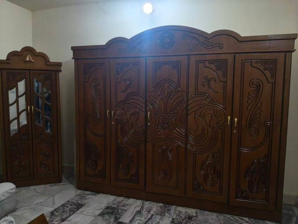 غرفة نوم للبيع عراقي عنوان ( ناصرية ) مركز 
***********
