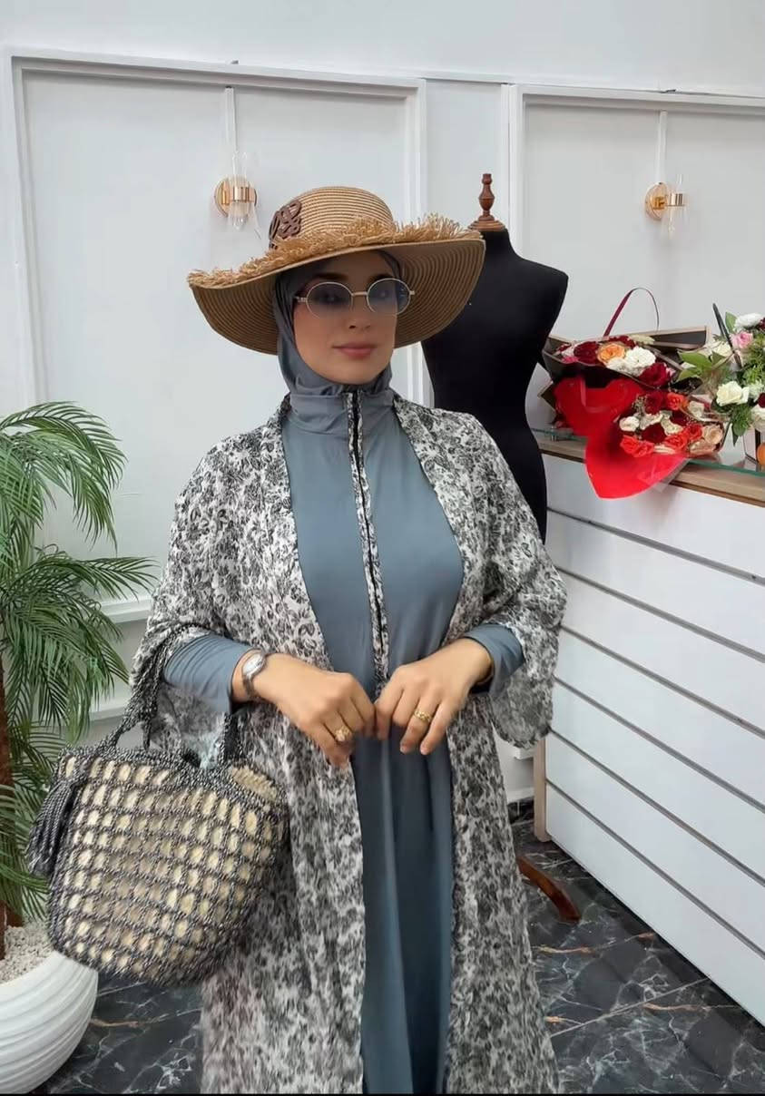 تألقي على الشاطئ أو المسبح بإطلالة تجمع بين الحشمة، الراحة، والأنوثة الطاغية مع هذا البوركيني المتميز بتصميمه العصري وألوانه الحيوية 🩱خامة عالية الجودة: قماش مخصص للسباحة، خفيف الوزن، سريع الجفاف، ومقاوم للكلور ومياه البحر.
متكون من 4 قطع وافى
مقاس m l xl xxl xxxl


**إذا كنت صاحب هذا الإعلان وتريد حذفه لأي سبب، رجاءا أرسل رسالة إلى الدعم الفني**