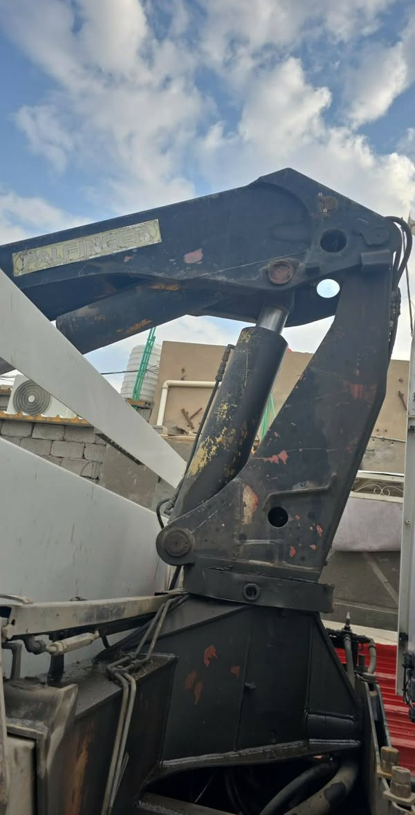 سلام عليكم للبيع كرين باثنگر ١١طن اربعة سلايت تلاثة دهن واحد يدوي ***********
