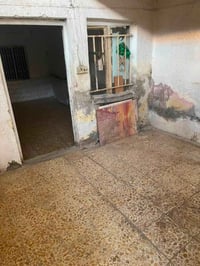 نصف قطعه للأيجار طابق ونص يحتاجلها ترتيب قطاع 35 بدل الأيجار 250 الف 0...