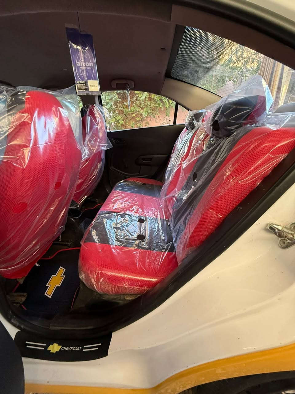 السلام عليكم للبيع سونك افيو سونك2012 خليجه بيها تصليح مقدمه البنيد بدون تبديل   وبدون ايرباك  سونارها موجود بل منشور رقم بغداد انكليزي الجديد مصفر هيئه وغرامات سنويه 2030 كير اوتماتيك 6نمر محرك 1800 المرغوب يعني بانزين عادي محسن تسحك السياره جاهزه من كل شي تخم تاير مدوشم ارضيه وكشنات شاشه تاب نضام كار بلي السعر 63 وبي مجال بسيط مكاني بغداد وهذا رقمي ***********
