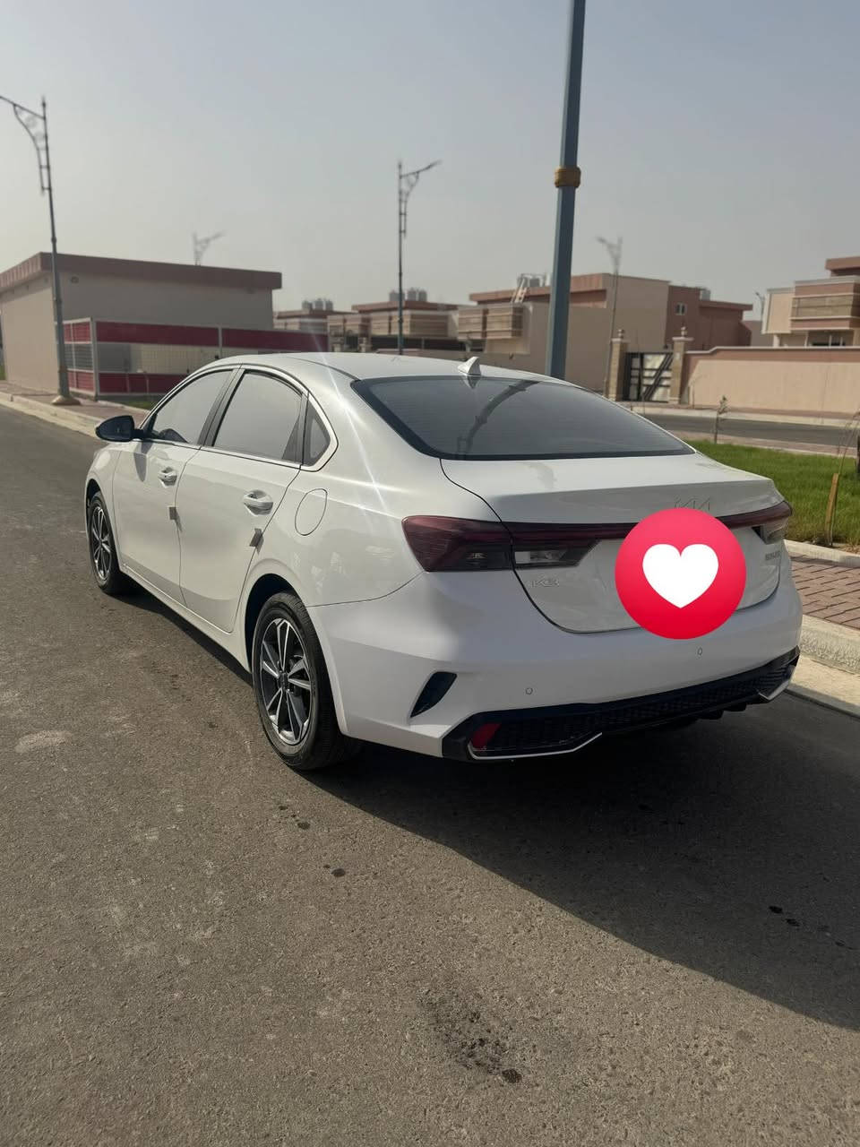 Kia k3 2025 مكفولة عدا طخة بالدوسة رقم اربيل الدولي ماشية ١٨ الف كيلو مواصفاتها بصمة ودخول ذكي وفتحة سقف وكراسي جلد اشاير مري ومري شفط وانظمة قيادة . السيارة جديدة وخير من الله تبريد وحداده وكير ومكينة

مكاني البصرة 
***********
( البياع شراي ما ابيعله)
