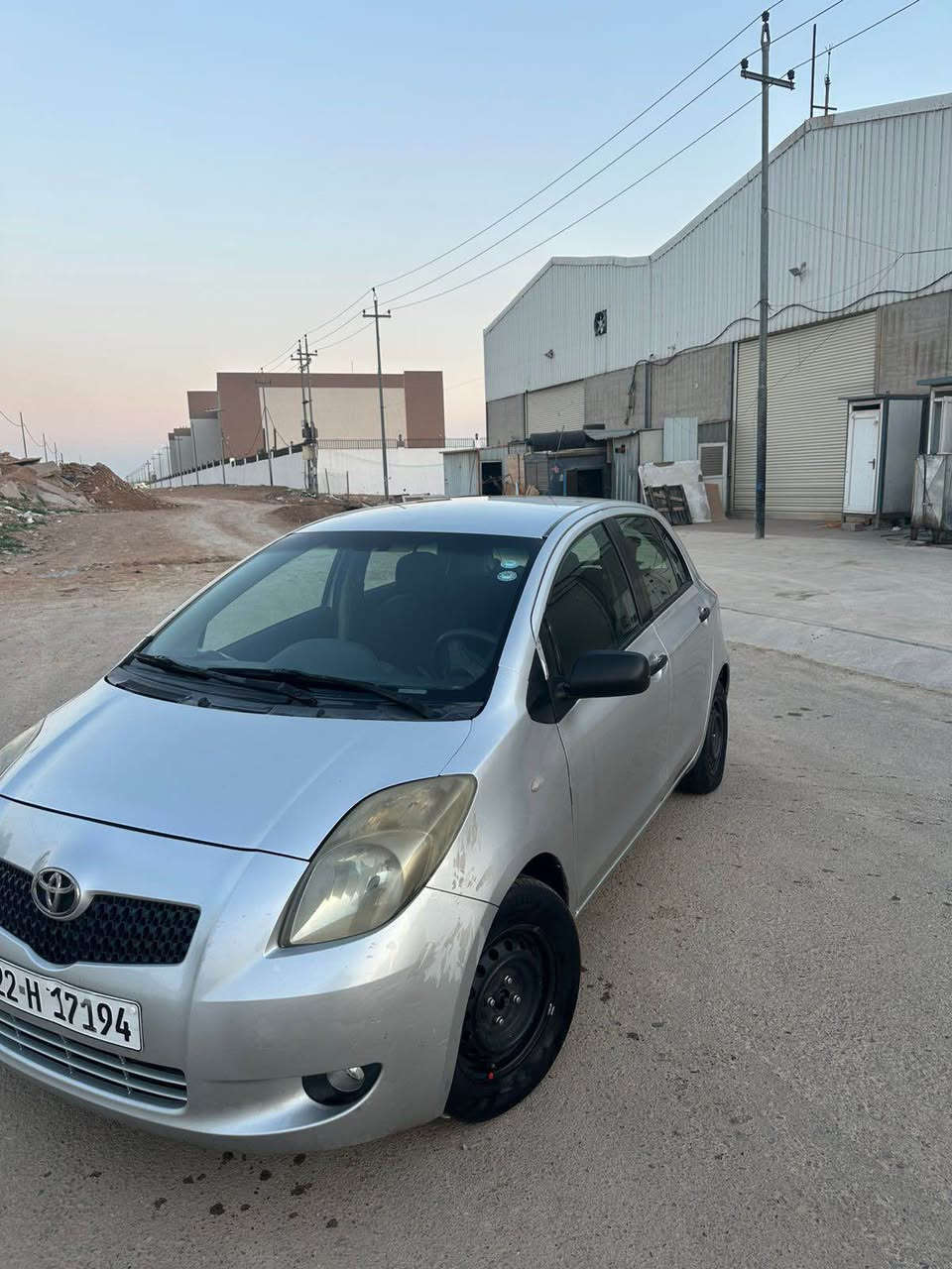 تویوتا یارس ٢٠٠٨
سبوغ عام لۆ جوانی رسمی پێش سبوغکردنەوەم دانایە پێشتر بەس چاملغی پشتەوەی سەکن لێدرا بوو رەقەم نوێیە بە ناوی خۆمە گیر مەکینە تەبرید بە شەرت بێ معجون و بێ تعدیلە سعری ٧٧ و مجال 
***********
*********** أربيل, العراق
