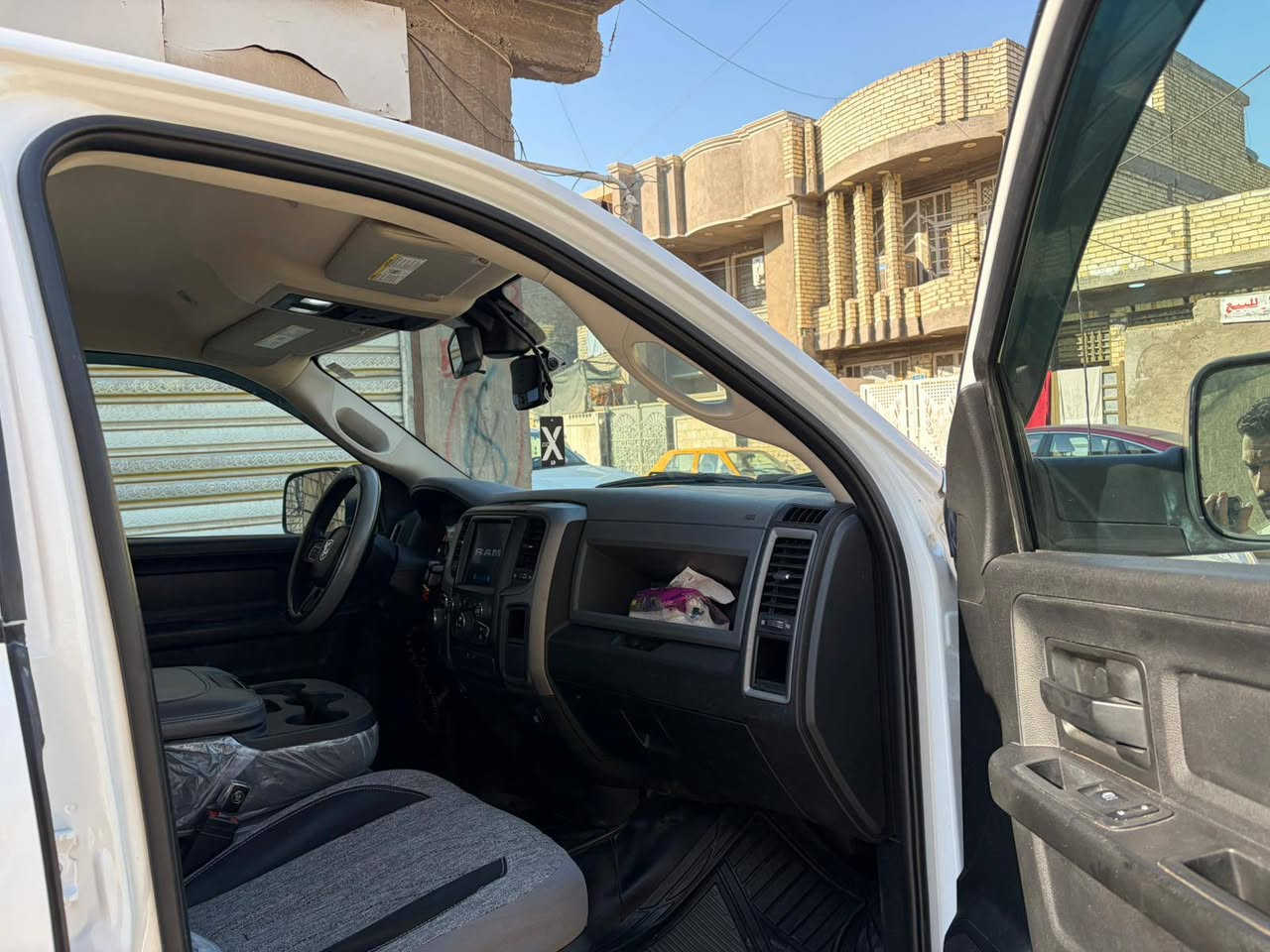 السلام عليكم دوج رام موديل 2020"حدثها مرفق بل منشور السياره جاهزه و خير من الله  السياره جاهزه و جديده رقم بغداد بسمي تحويل ثاني يوم 
تخم تاير جبلي ويل مكسيكي شركت رام كير ماوس شاشه كامره 
مكان السياره بغداد رقم الهاتف ***********
