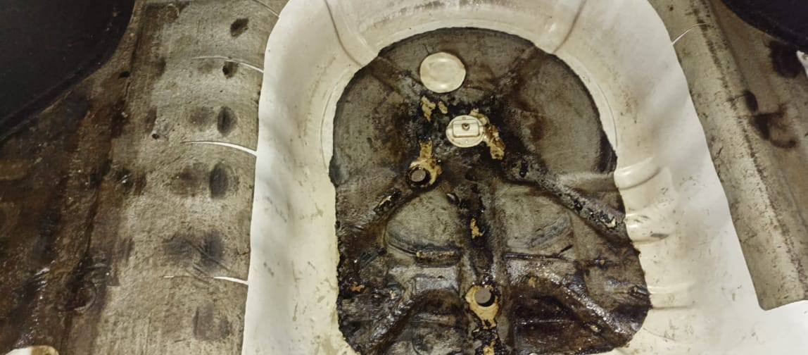 السلام عليكم وبتره 11 بيضه اربيل دولي وتو بسمي  بلا ضرر ولا صبغ  فقط بارد    جاهزه تدفيه تبريد طخم امامي خلفي  ادامه مكاني موصل ***********
