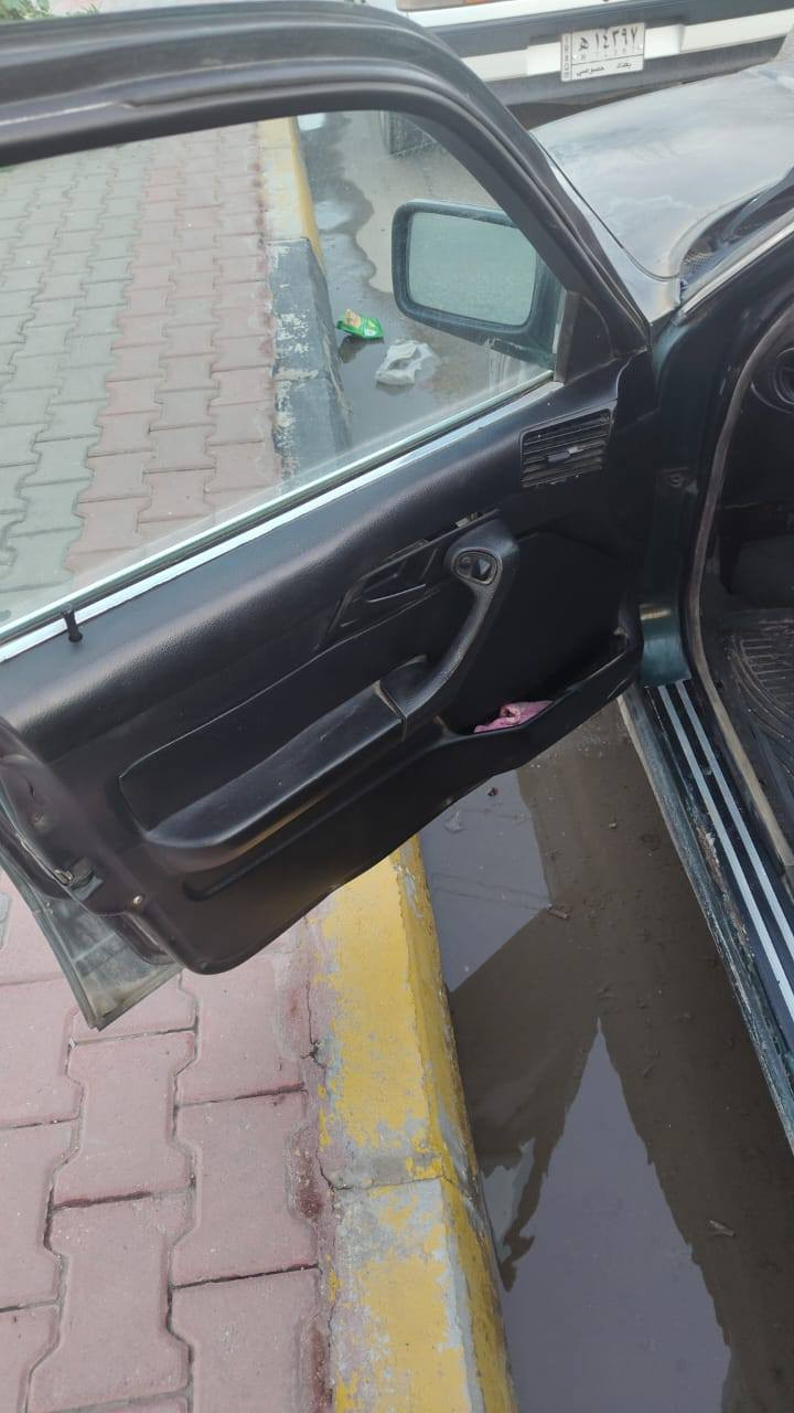 بي ام 525 موديل 91 مسكر فانوس مصبوغه بدون ضربه عدا الجاملغ الإمامي طخه بسيطه واضحه بالصور سنويه لل 27 بأسمي كير محرك تبريد كلهن تمام حداديه وغرفه نص عمر حجي مال رجال مدرس  يروح بيه ويجي يريد مراوس بسياره متعبه وينطي فرق شعدك 700 حلوه نزل ***********
