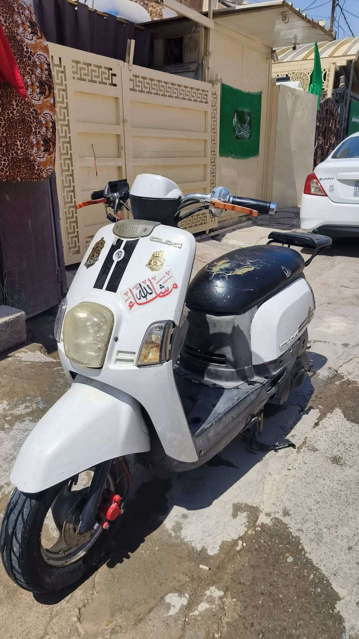 السلام عليكم ماكس بوليسي للبيع
دراجه نضيفه خير من الله سلف كهربائية كلها شغاله 
مكينتها ناعمه ممفتوحه الدراجه طستها ناعمه من ايدك 
للشارع 
المكان بغداد الزعفرانيه 
السعر 550وبيها مجال 
رقمي (***********)
