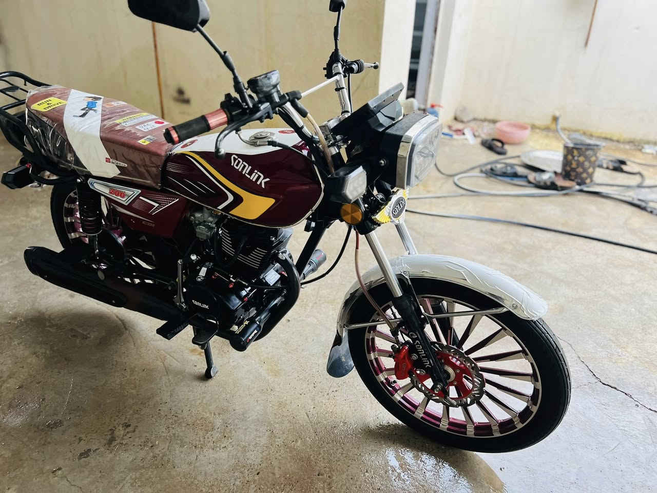 سلام عليكم
شباب دراجه للبيع سيفان مديل2025 دراجه كامله مكمله خير من الله بصمات اشاير كلوبات كله كامل 

سعر 800 وبيها مجال

رقم الهاتف:***********

العنوان:ديالئ_الخالص_سراجق
