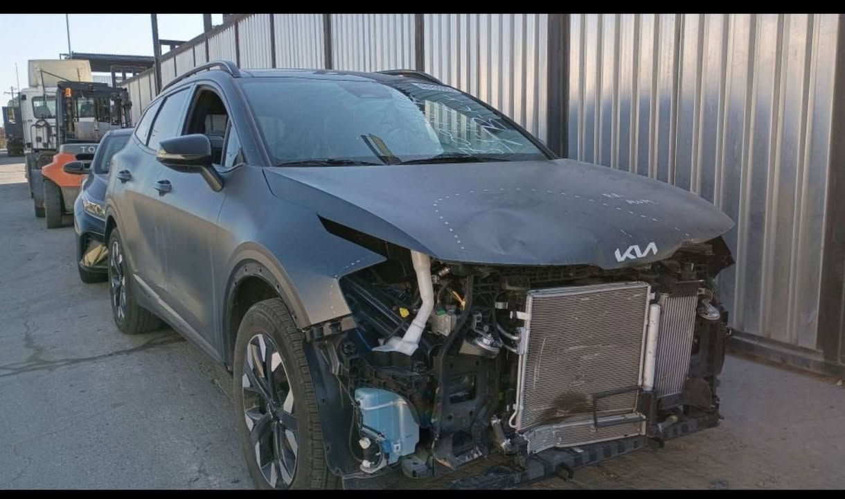 سلام عليكم
بيع مستعجل سياره مرقمه

ماكو سياره بهيج موصفات وبهيج حادث بهذا السعر

ك/ سبورتج موديل 2023 هايبرد رقمها بغداد 

حادث السياره بارد فقط بدون صبغ بدون تبديل

صور الحادث موجوده ويه الصور

لون السياره مميز طافي مات 

موصفات السياره فول اكس لاين

ماشيه 56 /م /ماشيه بمريكه مو اهنا 

سياره نضيفه حيل مكان السياره بغداد 

السعر 200 

حي العامل  اي ستفسار ***********
