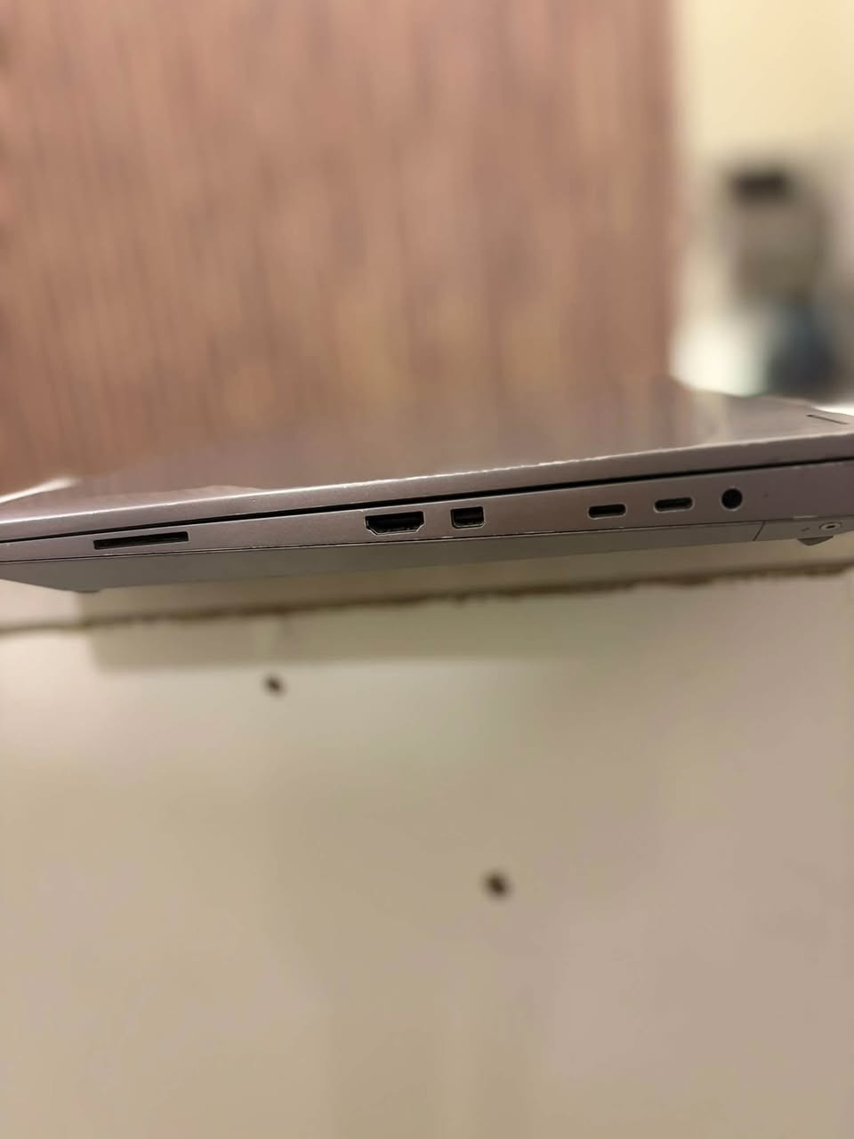 السلام عليكم، متوفر للبيع لابتوب من الفئة الاحترافية العليا HP ZBook Fury 15.6 inch G8، الجهاز غني عن التعريف، مخصص للمهندسين، المصممين، والمبرمجين، ويتحمل أعلى درجات ضغط العمل المكتبي والغرافيكس. 💻 المواصفات الفنية للجهاز المعالج: Intel Core i7-11850H (الجيل الحادي عشر القوي جداً بـ 16 نواة لأداء خارق الرام: 16 جيجابايت (RAM 16GB) تضمن لك سلاسة تامة في التنقل بين البرامج الثقيلة. الشاشة: 15.6 بوصة. نظام التشغيل: Windows 11 Pro الأصلي مفعل ومحدث بالكامل. ✨ مميزات إضافية: الجهاز من سلسلة Fury المعروفة بالتبريد الاحترافي وقوة التحمل العالية


**إذا كنت صاحب هذا الإعلان وتريد حذفه لأي سبب، رجاءا أرسل رسالة إلى الدعم الفني**