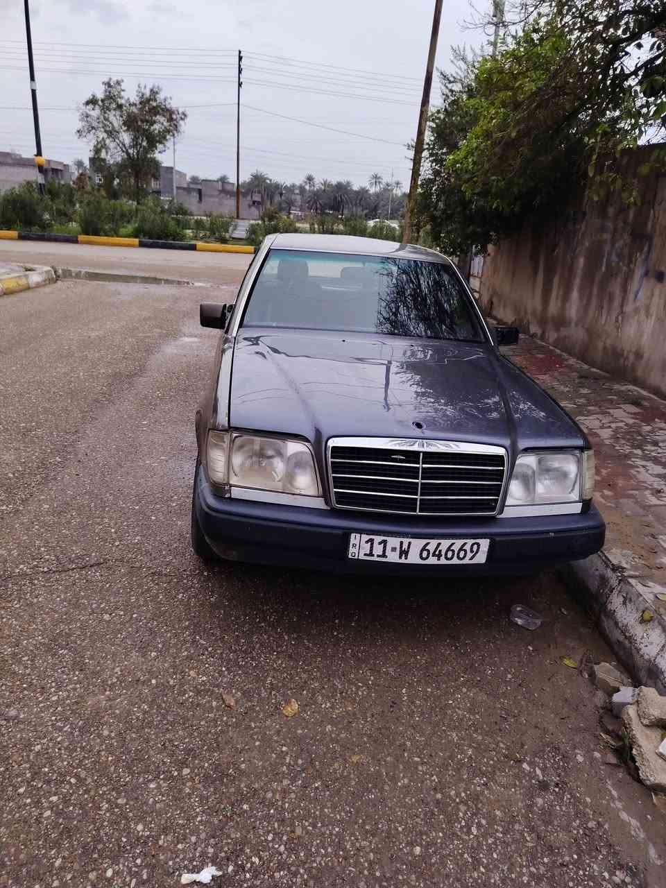 مرسيدس دب بلادي عنكبوت بيها ظربه جه السايق م 1990بسمي رقم جديد تخم تاير اصلي صدر خلفي امامي باتري عربانه خلفيه فلنجات دسكات كله جديد يرادلها ترتيب بيع او مراوس مكاني بعقوبه السعر 50وبيها مجال رقم صاحبها واتساب*********** مكلف بلنشر
