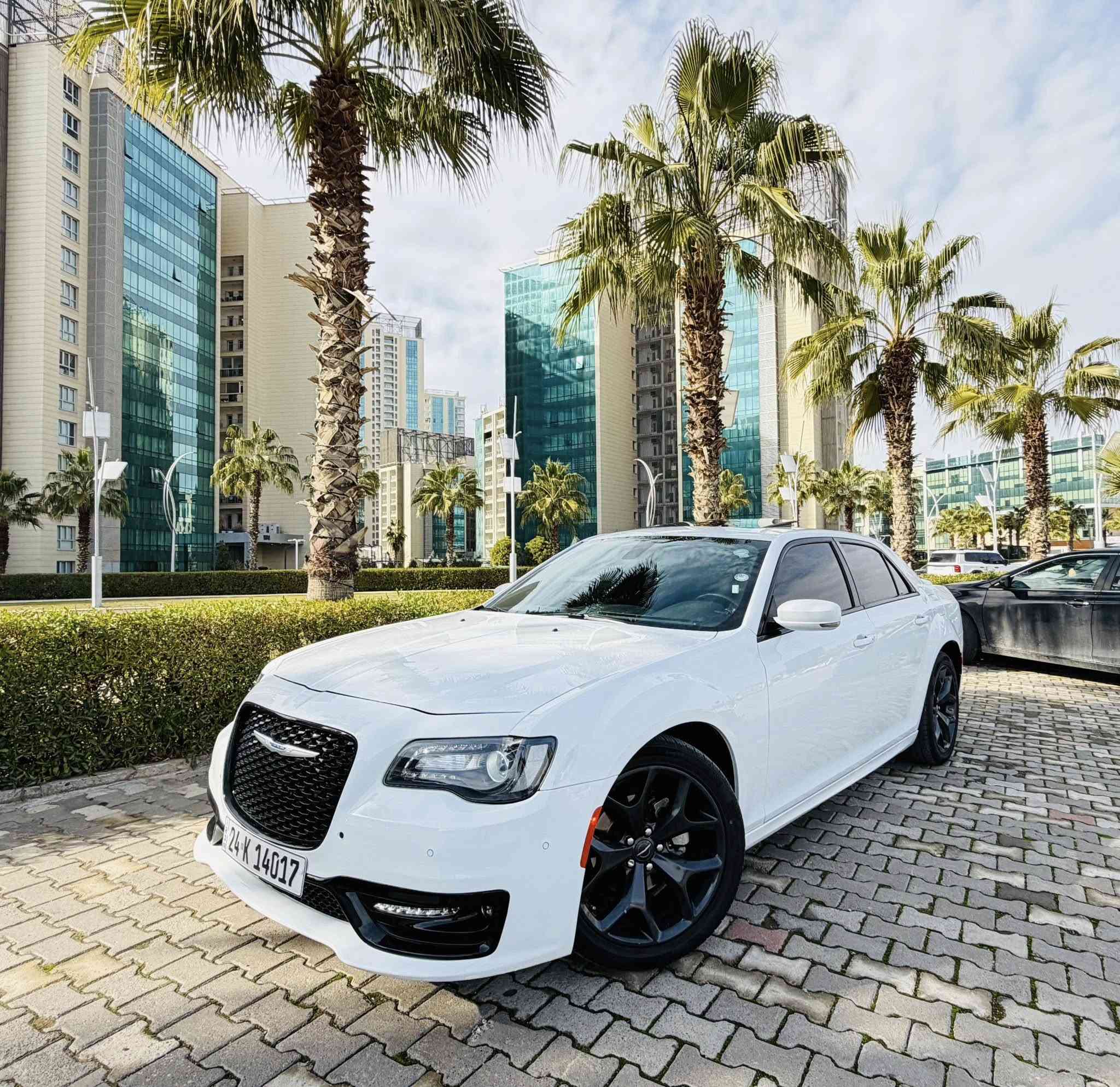 سلام عليكم اوباما 2022 كلين تايتل بدون حادث بلعراق بيه صار تعديل بارد قليل بلجاملغ الخلفي فقط ماشي 39 فول مواصفات 300S سعره 330 وبيه مجال ***********
