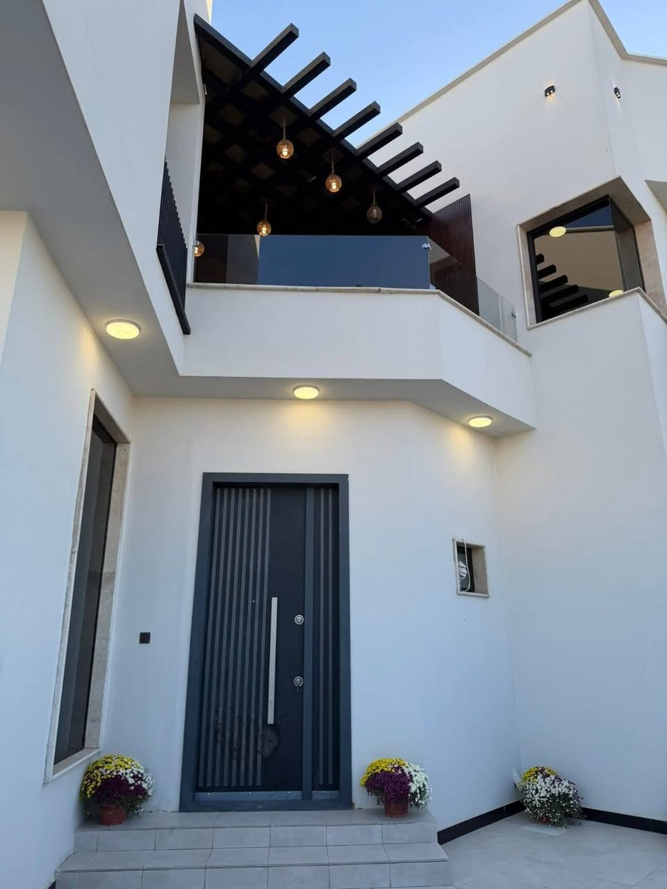 #دار_للبيع [ 500 م ركن ]
طابو زراعي سند ٢٥
#الموقع حله / زوير / سنتر ع الكورنيش موقع جدا مميز
يحتوي على 
5 غرف نوم 
مطبخ حار بارد 
صاله عدد ٢ 
4 حمامات 
#الاثاث / سبالت / كاونرات / دريسنك روم / بردات / لوحات / ثريات
سستم كامرات
حديقه داخليه
شلال داخلي
للاستفسار عن باقي التفاصيل والسعر 
يرجى الاتصال على الرقم
*********** مكتب أحمد الشمري
