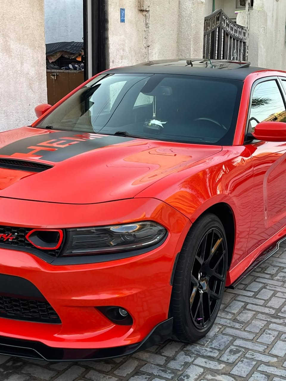 السلام عليكم
دوج جارجر دايتونا فول مواصفات
بيهه جاملغ و بنيد تبديل مع حافه باب الصدر صبغ و الباب كلير فقط 
الموديل 22 اصل 18 
المحرك 5.700 8V
السياره جديده 
رقم بصره حره باقيه ع استلام سنويه و رقم 
المواصفات:
نسخه دايتونا 
•نقطه عمياء
•حساسات خلفيه 
•شاشه كبيره زئبقيه
•ويل دايتونا اصلي بلادي
•فتحه سقف (سلايت)
•قماره  اسود بلادي 
مع شعار صندوق دايتونا 
•مقاعد رياضه مع جلد الفاخر 
وشعار دايتونا بالمقاعد
•المقاعد الاماميه كهربائيه
•ذاكره خزن وضعيات الجلوس
(ميموري)
•المقاعد الاماميه تدفئه وتبريد
•المقاعد الخلفيه تدفئه
•ستيرن كهربائي
•تدفئه ستيرن
•محدد سرعه
•كامره خلفيه
•تشغيل عن بعد
•مرايا متحسسه الاضاءه العاليه
• شفتات ستيرن

• دخول ذكي (بصمه)
• ⁠السعرر 180 بيهه مجال
• ⁠
الاتصال 
***********
