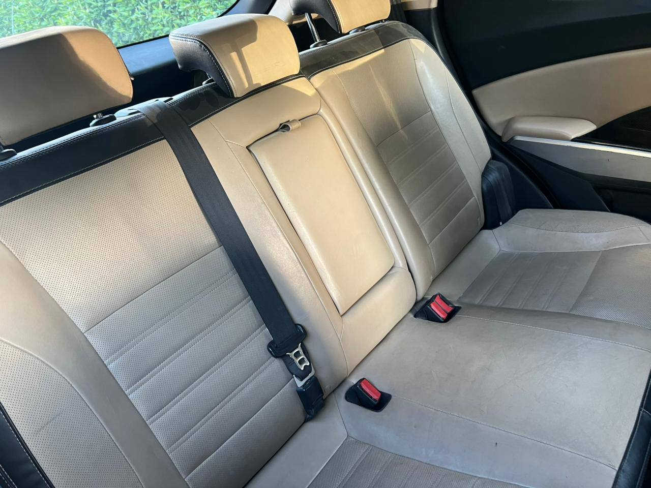 تيفولي موديل ٢٠١٥ فول
ماشيه ١٠٠ الف كم رقم أربيل باسمي محرك ١٦٠٠ بنزين السعر ٩٠ للاستفسار ***********
