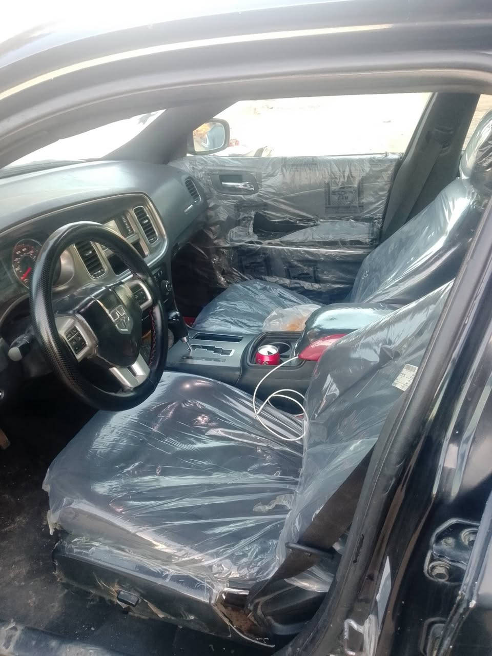 السلام عليكم جارجر مديل 2011 رقم بصره نكليزي مكينه صارلي يومين ك من شادهه حداديه تخم تاير كله جديد دواخل حلوه سياره جاهزه كبل للشارع السياره غير مكفول السعر 110 وبيه مجال قليل ***********
