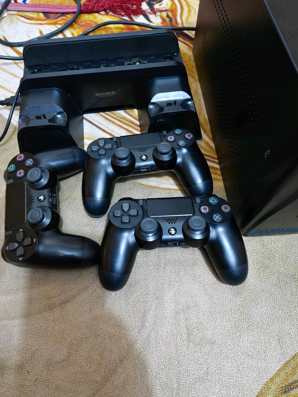 ملحقات بلي 4
قاعدة تبريد وشحن جوستكات بلي 4 برو السعر 15 قفله
جوستك بلي 4 برو اصلي شرط الفحص ع 35 القطعة
يوبي اس فالكون 1200 السعر 50 
عنواني بغداد اي استفسار عالرقم ***********