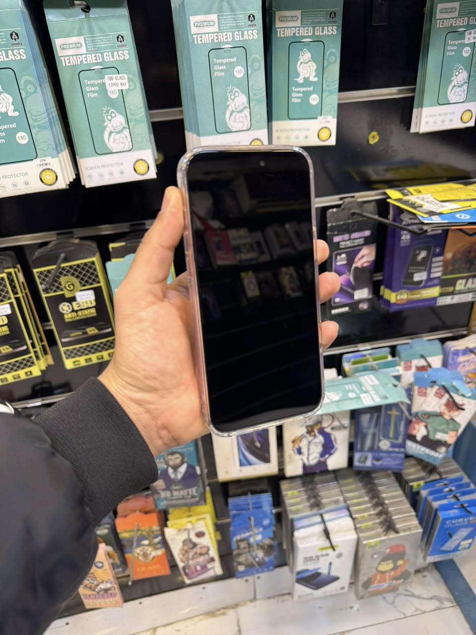 🔥 للبيع آيفون 14 برو ماكس – 256GB 🔥
• 🔋 البطارية: 96% حقيقية وأصلية (غير مبدلة)
 • 📱 الجهاز فقط مبدل شاشة نوعية كلش حلوة (مو عادية – نوعية أصلية، ثلاث خيارات)
 • 🎨 اللون: بنفسجي
 • 🛡️ مخليله لزكة مال 17 برو ماكس
 • 📶 كله شغال 100% (نت، صوت، اتصال)
 • 📷 الكاميرات شغالة
 • 😀 بصمة الوجه شغالة

💰 السعر: 525 ألف نهايته
📍 المكان: بغداد – مدينة الصدر
📞 رقم الاتصال: ***********
�
