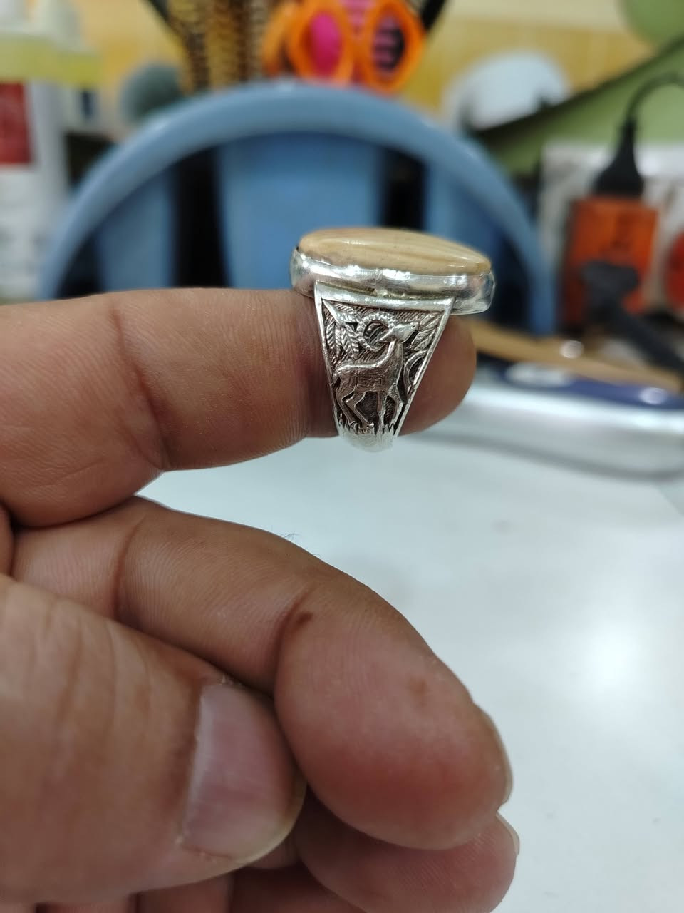 خاتم عطف قديمه صياغة يدويه ثقيلة


**إذا كنت صاحب هذا الإعلان وتريد حذفه لأي سبب، رجاءا أرسل رسالة إلى الدعم الفني**