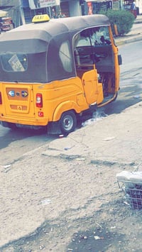 تكتك للبيع موديل ١٢ شهر ٩ مكاني بغداد السعر ٦ وربع وبيه مجال ٠٧٧٧٠١٥٥٥...