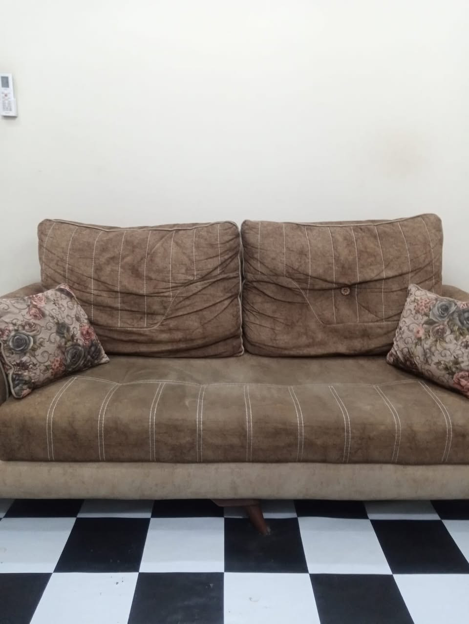 السلام عليكم تخم تركي استخدم سنتين بحاله جدا. ممتازه‭0772 826 0610‬

