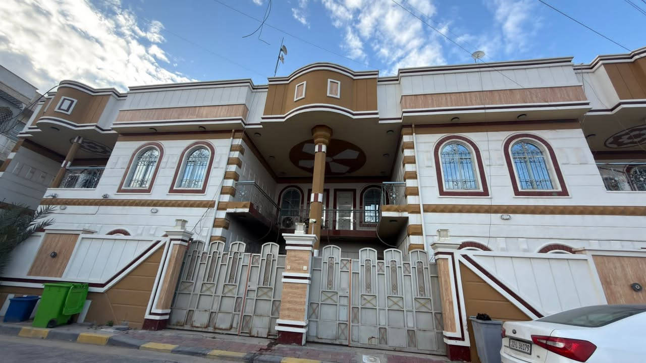 يتوفر بيوت عدد ( 2 ) طابقين للبيع في منطقة العزيزية مقابل ( جامع حجي كسار والقسم البلدي )
البيوت ركن على شارعين ومقابل ساحة وحديقة عامة
ومساحة كل بيت ( 150 متر ) طابو صرف وتحويل مباشر
_________________________________
كل بيت يحتوي على :

( 4 غرف نوم / وديوانية / وهول / ومطبخ / وحمام / ومجموعة صحيات داخلية وخارجية )

للعلم البيوت قريبة جدا جدا على سوق الرمادي

للاستفسار والاتصال / ***********
