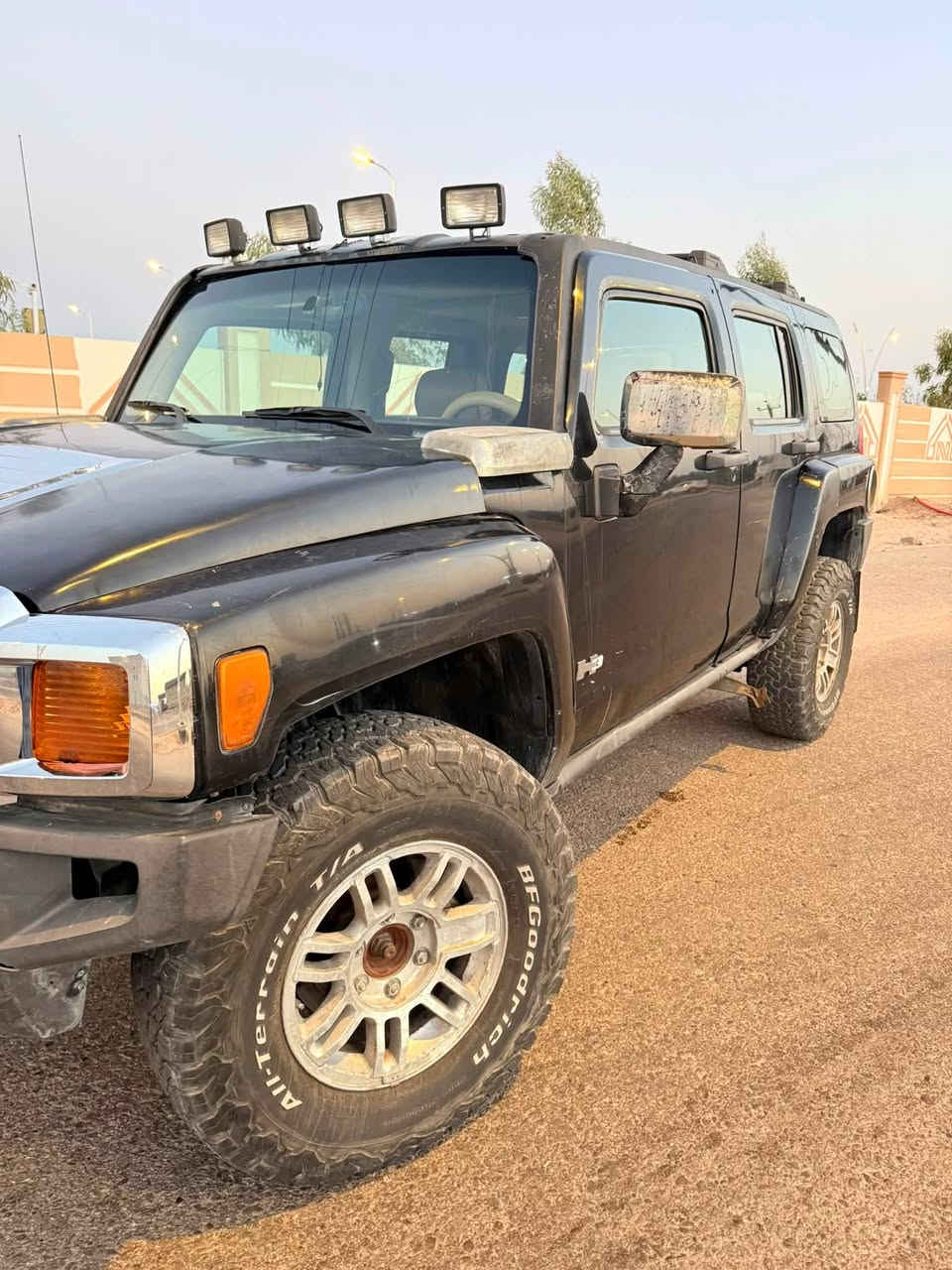 همر h3 للبيع او المراوس
سيارة همر h3 
موديل 2010
مكينه وكير 8 سلندر 5.3L
حادثها فقط بنيد ومصلح نفسه ما مبدل
تبريد شغال ثلج
ماشيه 150 الف كيلو 
تخم تاير جبلي جديد كامل
كهربائيات كامله شغاله
لايت منظومة زينون جديد 
جام كهربائي 
شاشة اندرويد كار بلي
السيارة فول مواصفات مع الفتحه
رقم بصرة مشروع وطني تحويل ثاني يوم
السيارة جاهزة وكامله بدون نقص ترايها من الفاو لزاخو 
بيها شلعه تخبل 
عنواني البصرة
السعر 105$ 
للتواصل ***********
